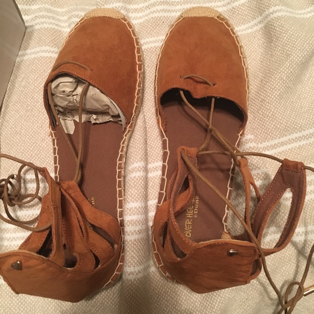 LACE SANDALS