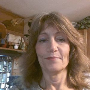 Meet your Posher, Debi
