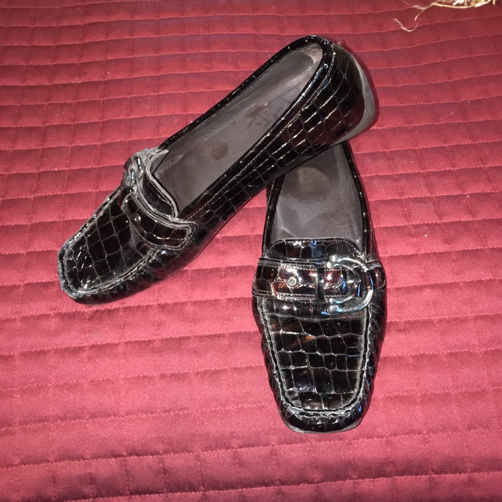 Stuart Weizmann  croc loafer size 8