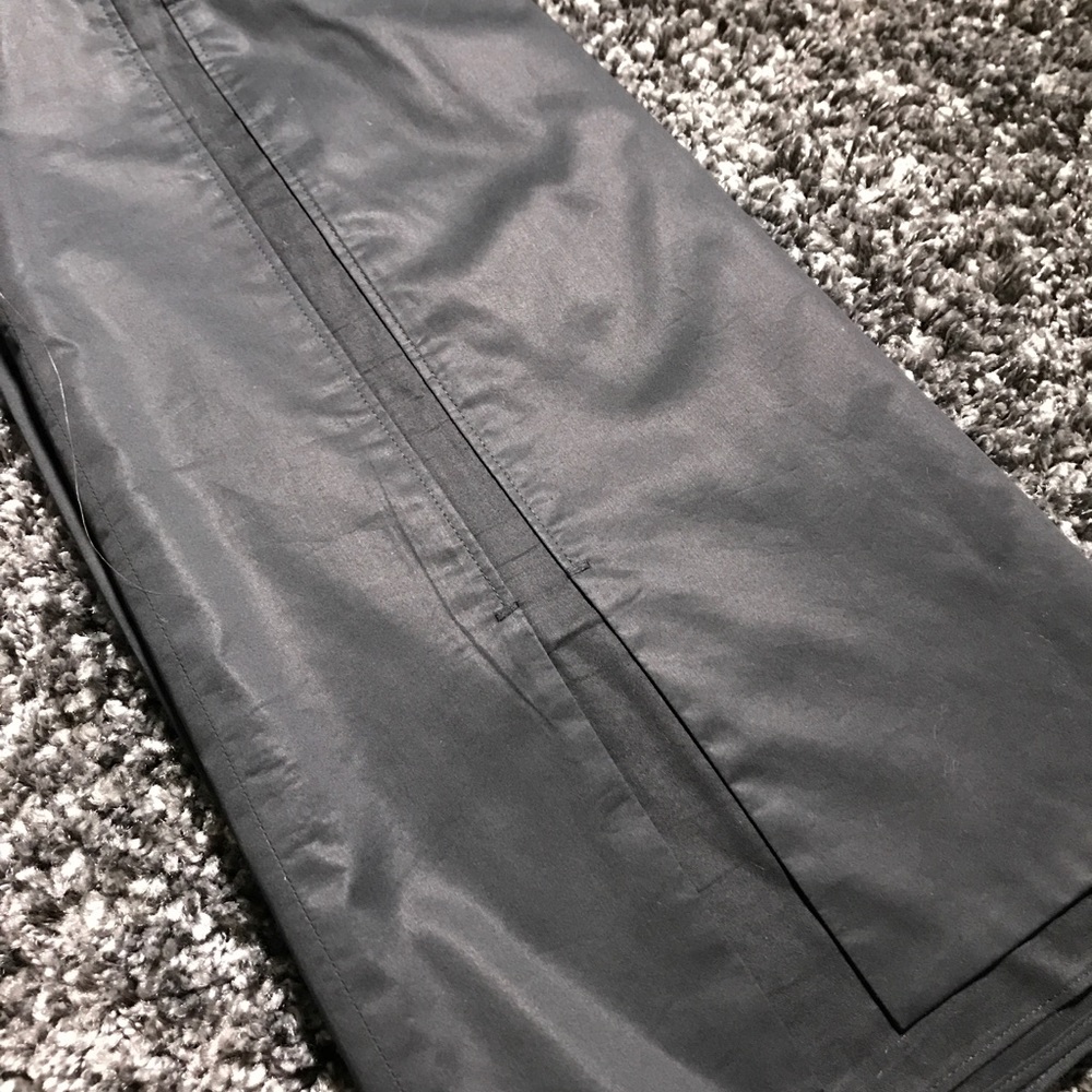 Ann Taylor Black Skirt. Size 4P.