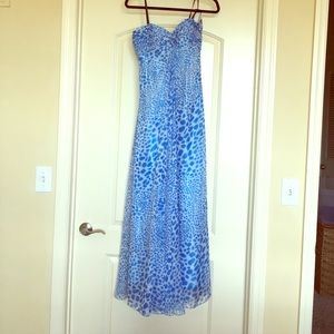 NWT Laundry by Shelli Segal blue gown in size 0.
