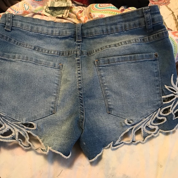 Blue denim jean shorts size large - Picture 4 of 4