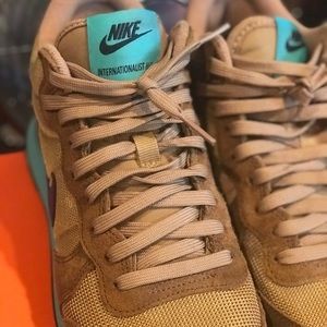 Nike Internationalist