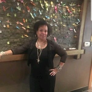 Meet your Posher, Denise