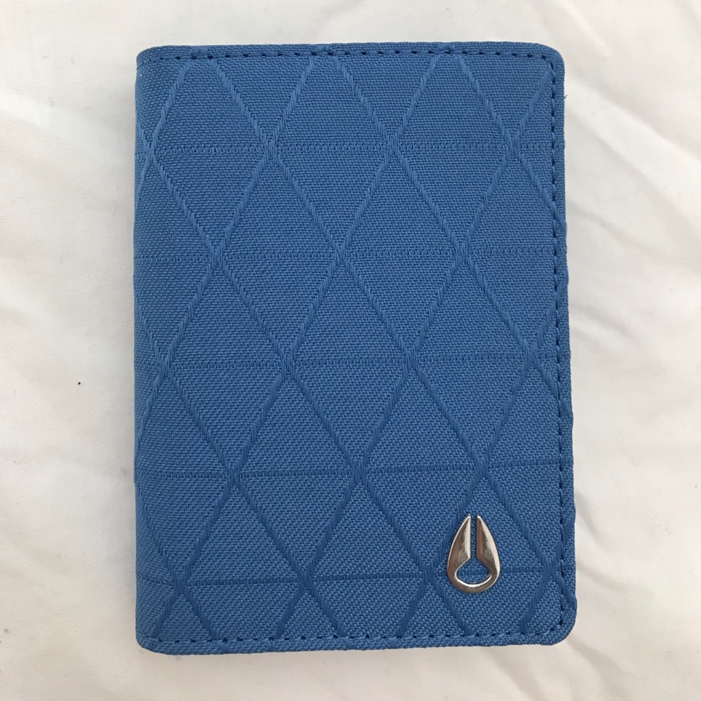 NWT - Nixon Port RF Card Wallet - Vivid Blue