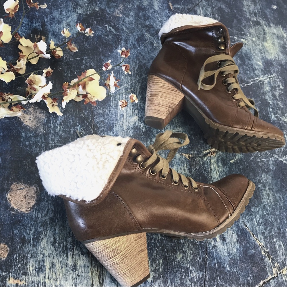 Nine West Lace Up Heeled Boot Faux Fur Lining