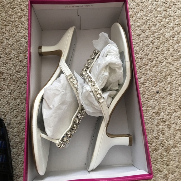 Shoes - Picture 5 of 5