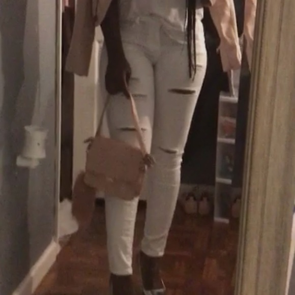 Perfect outfit for any occasion - Picture 2 of 4