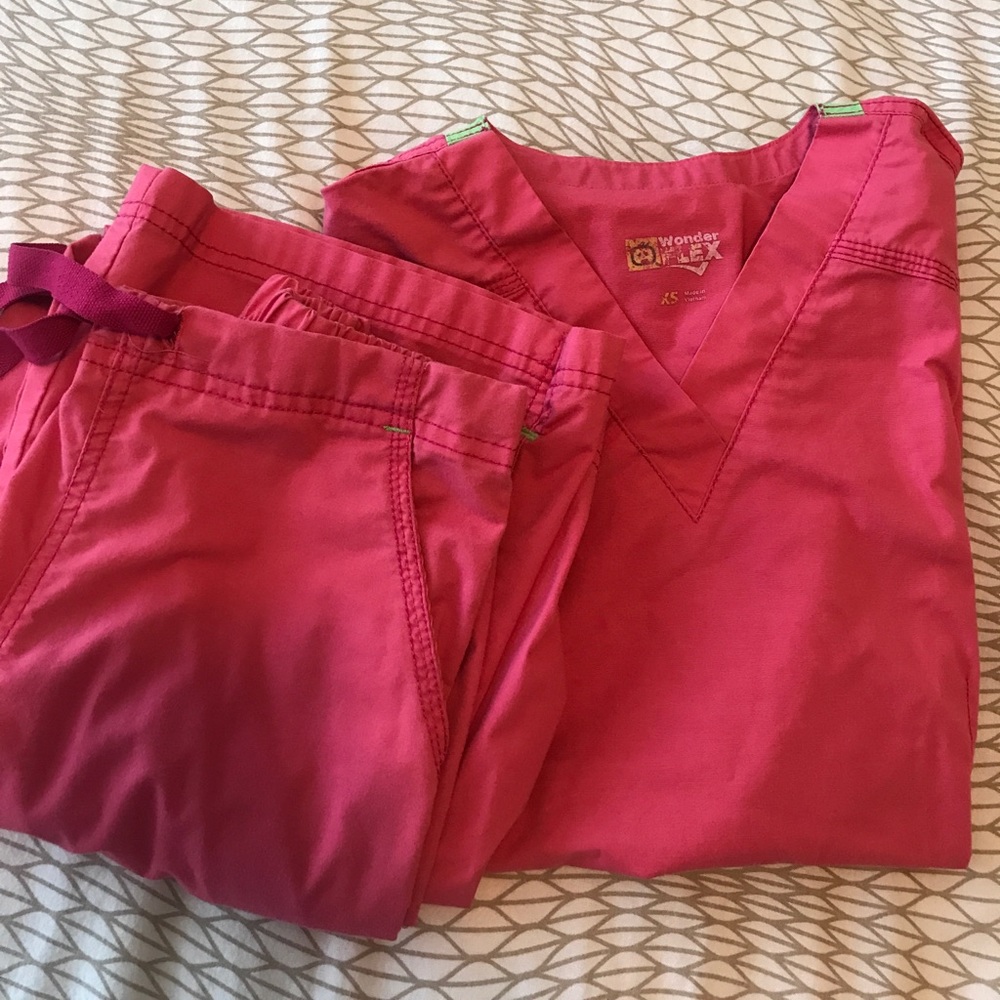Hot pink Wink Wonder Flex scrubs XS