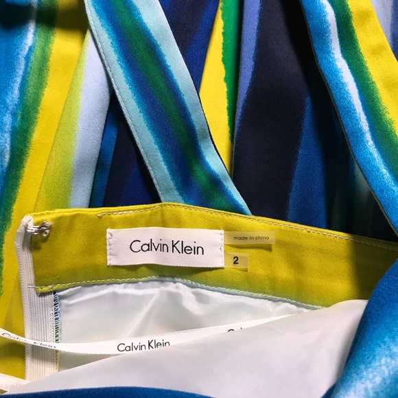 Calvin Klein Dress. Size 2. - Picture 5 of 5