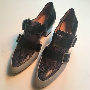 SAMPLE SALE FIND! Aquatalia double buckle heel