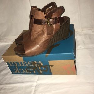OTBT open toe wedges