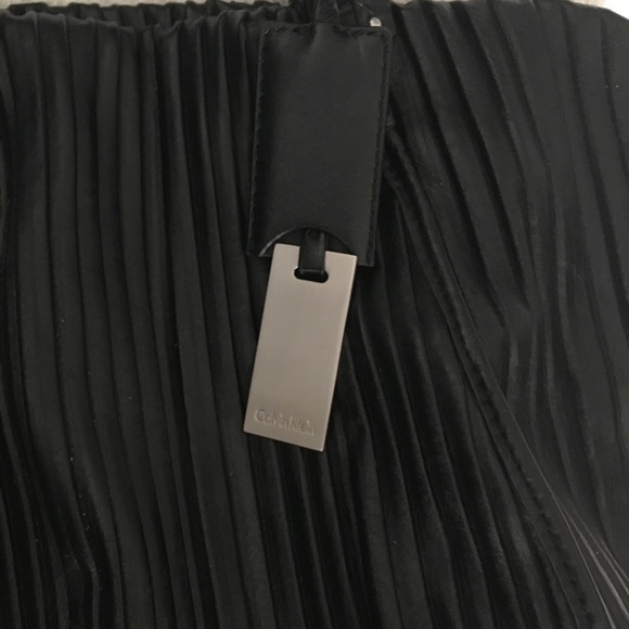 Calvin Klein | Fancy Faux Leather Black Pleated Tote - Picture 2 of 9