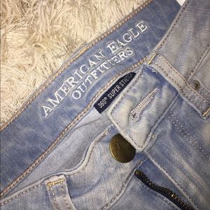 RARE American Eagle Distressed Skinny Jeans