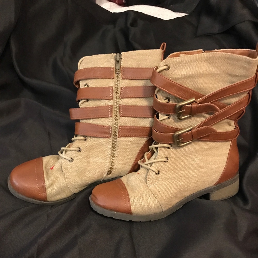 Bamboo stripped boots