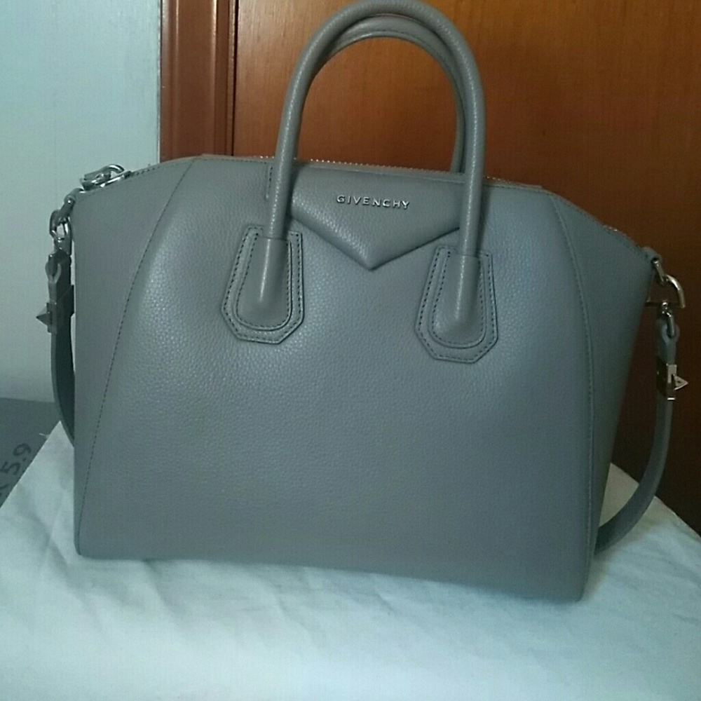 Grey Antigona