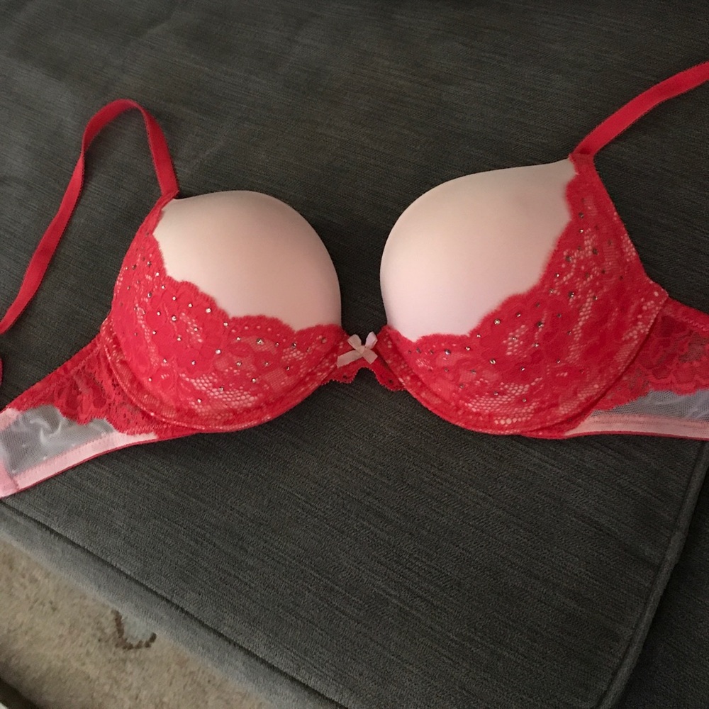 Never worn VS dream angels bra