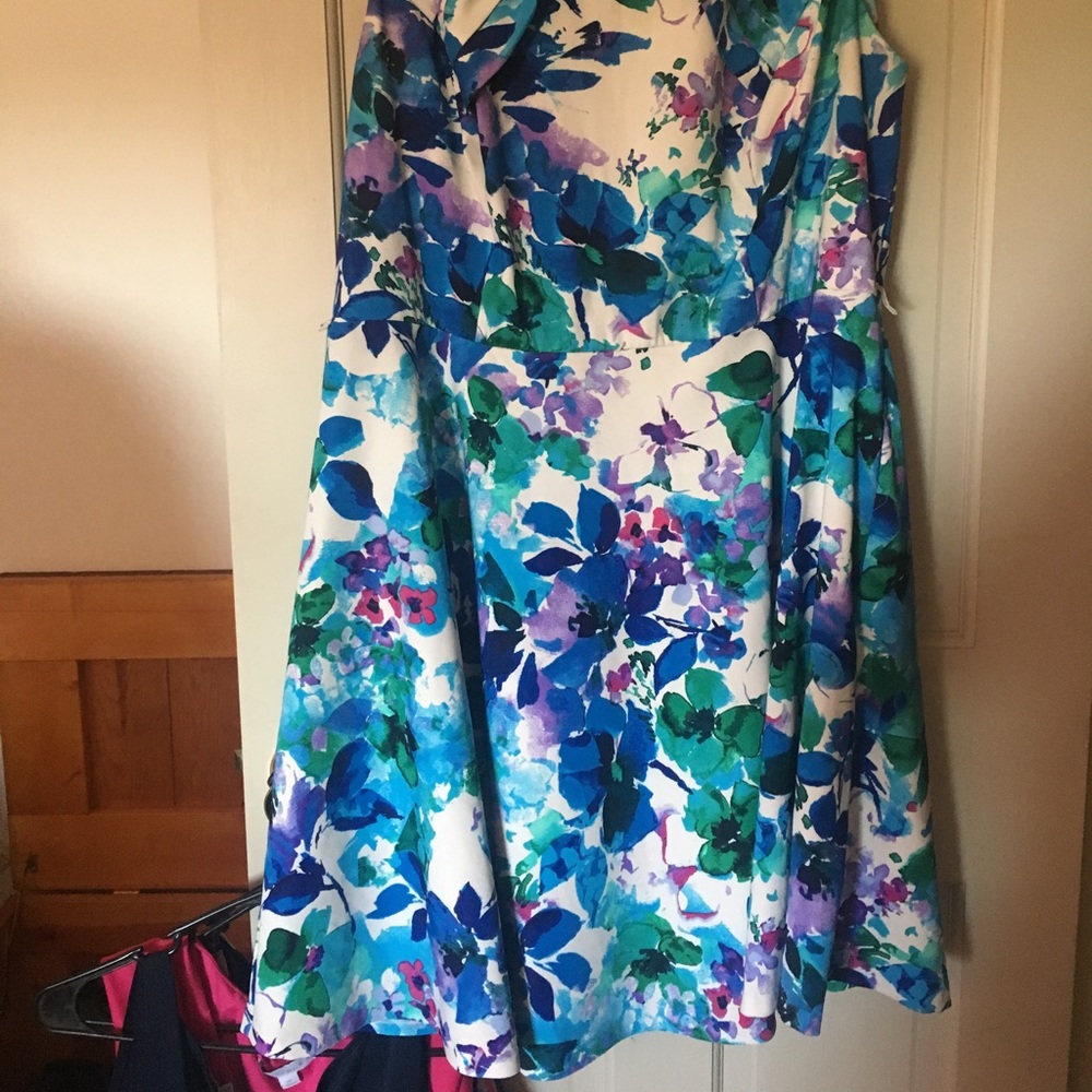 Dressbarn Signature Darby dress