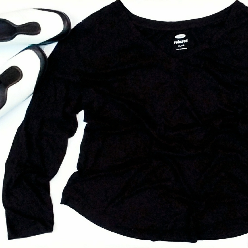 Old Navy Black V Neck