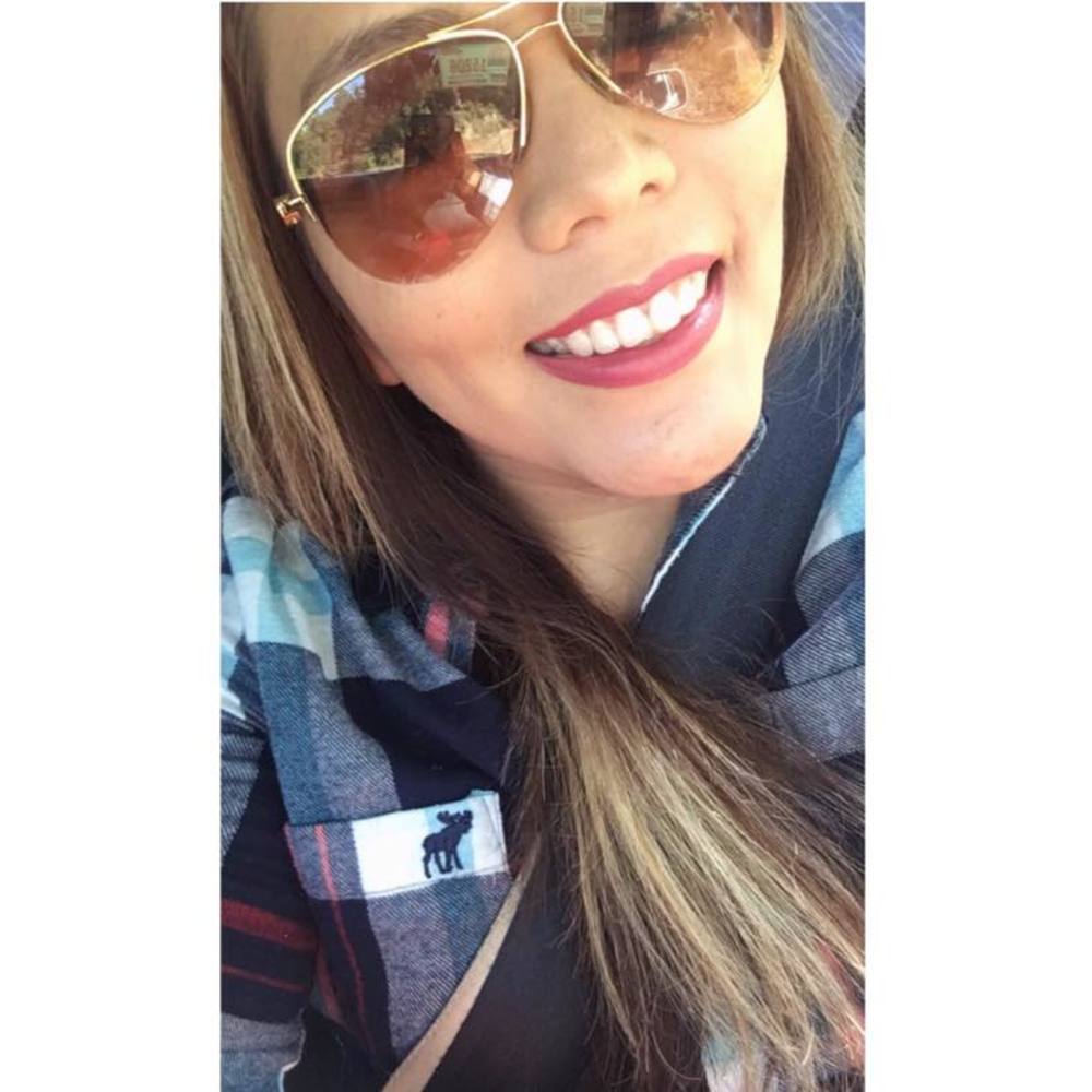 Meet your Posher, Anilu