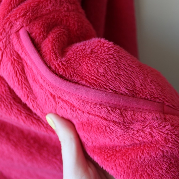 The North Face Women's Oso Hoodie (Pink) - Picture 7 of 7