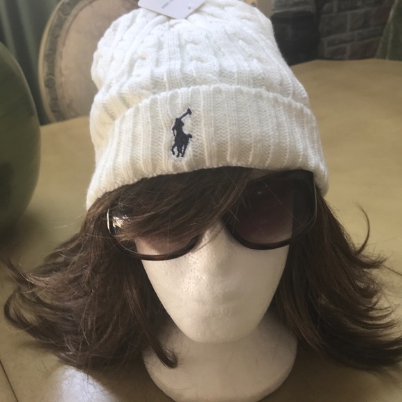 Accessories - Nice white hat 🎩