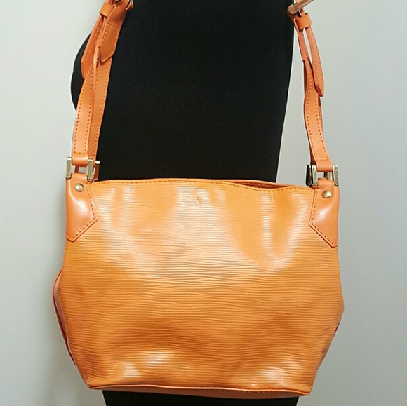 ⤵⤵Sold Addl Pictures LV Mandara PM - Picture 2 of 8