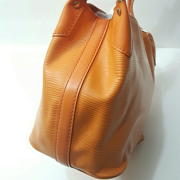 ⤵⤵Sold Addl Pictures LV Mandara PM - Picture 3 of 8