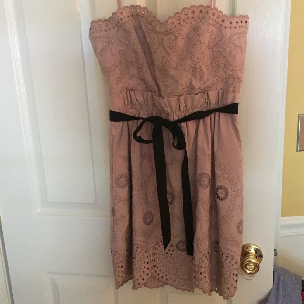 ✨HP✨✨BGBCMaxazria Strapless Dress Pink