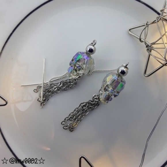 lmw0082 Jewelry - Swarovski Skull 925 Silver ear threader earrings
