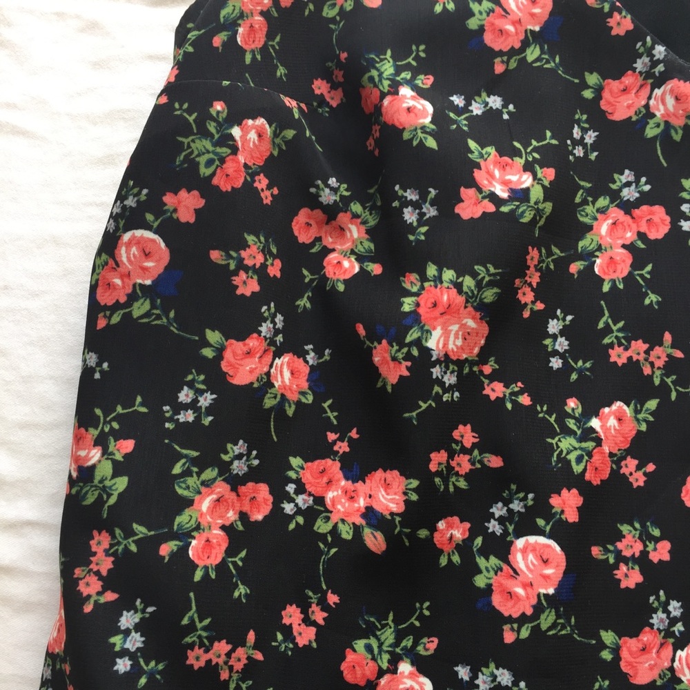 Floral Express Shift Dress - Picture 4 of 4