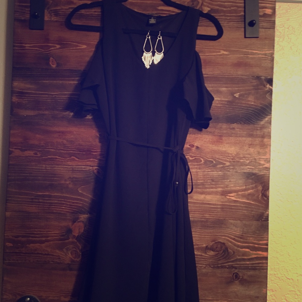 Cold shoulder Mellenium dress