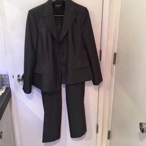 Kasper business suit