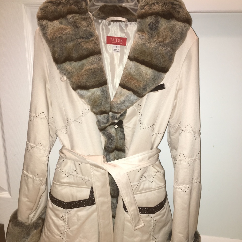 Tiafun Faux Fur collar coat.