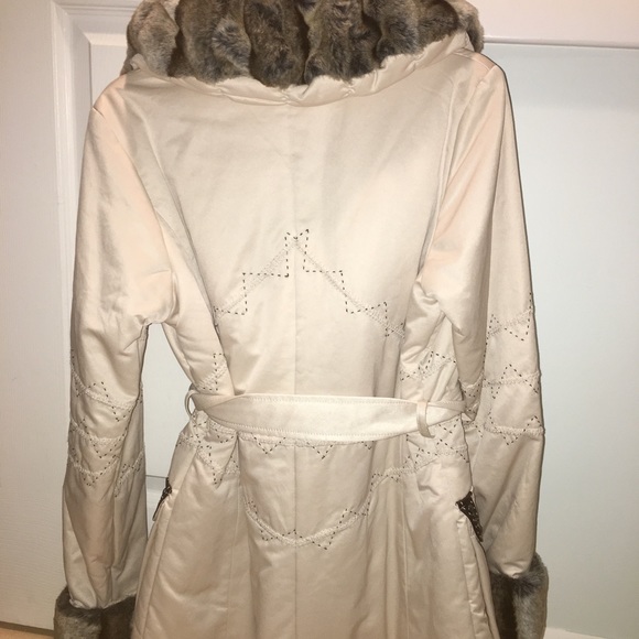 Tiafun Faux Fur collar coat. - Picture 3 of 4