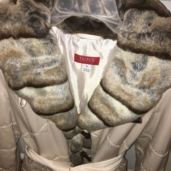 Tiafun Faux Fur collar coat. - Picture 2 of 4