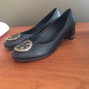 Tory Burch Reva Block Heel Navy Sz 7.5 Tory Burch Reva Block Heel Navy Sz 7.5