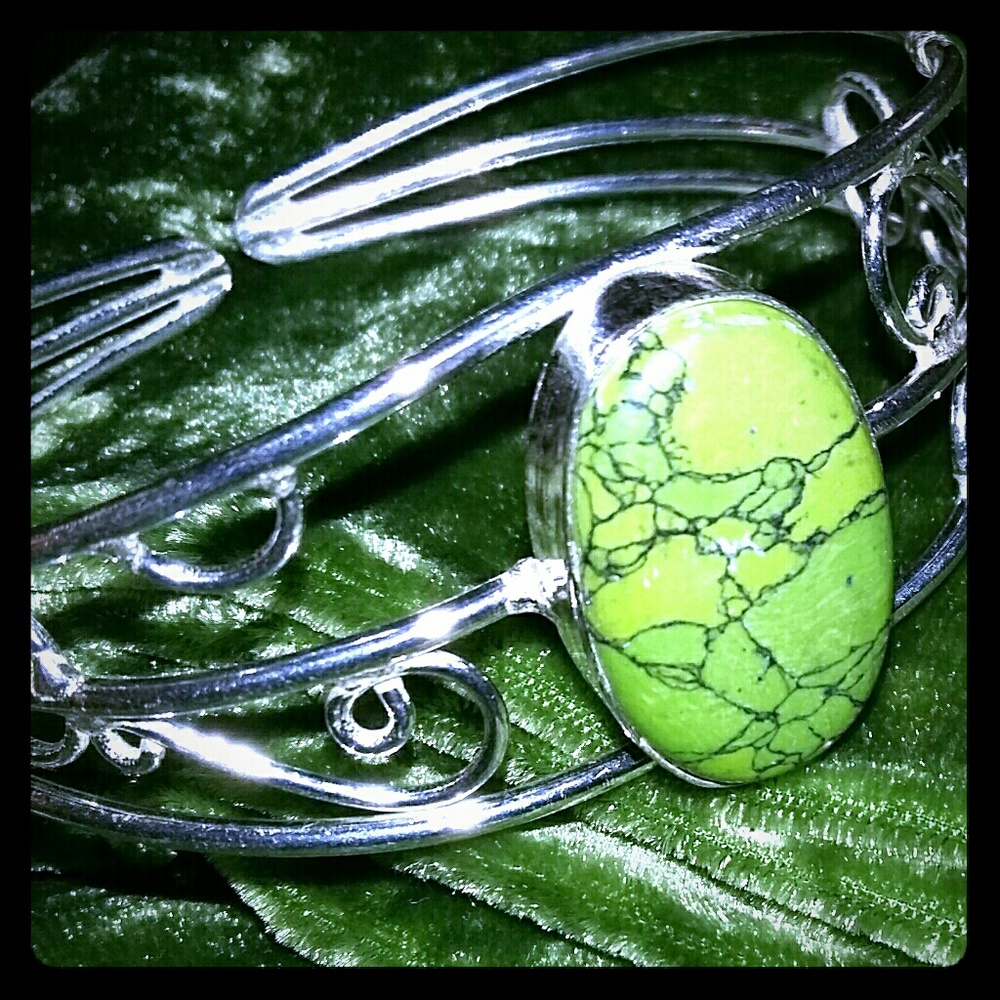 !Price Drop! Delicate Turquoise/Silver Bracelet