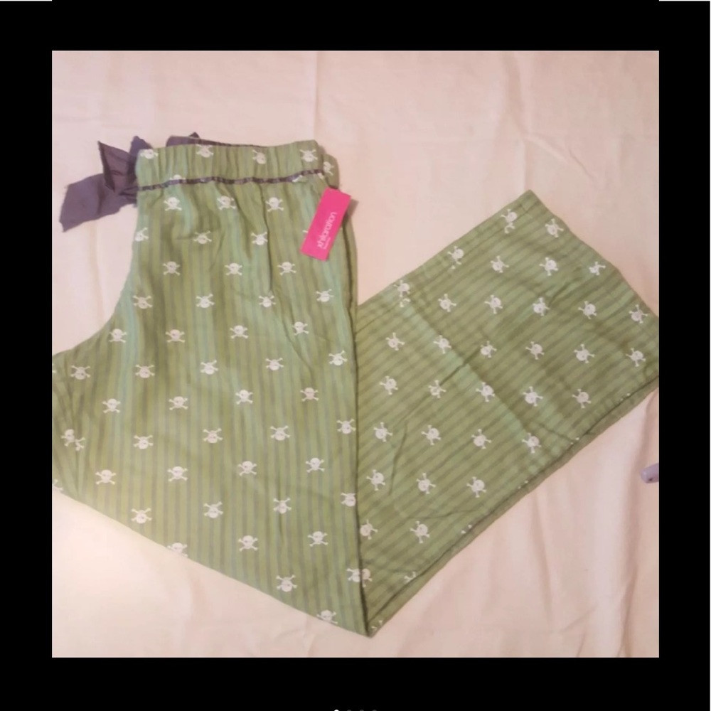 NWT Skull & Crossbones Flannel Sleepwear