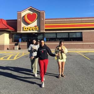 Meet your Posher, Ani