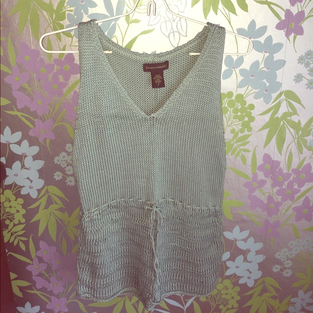 Lt Blue sleeveless Banana Republic crochet sweatr