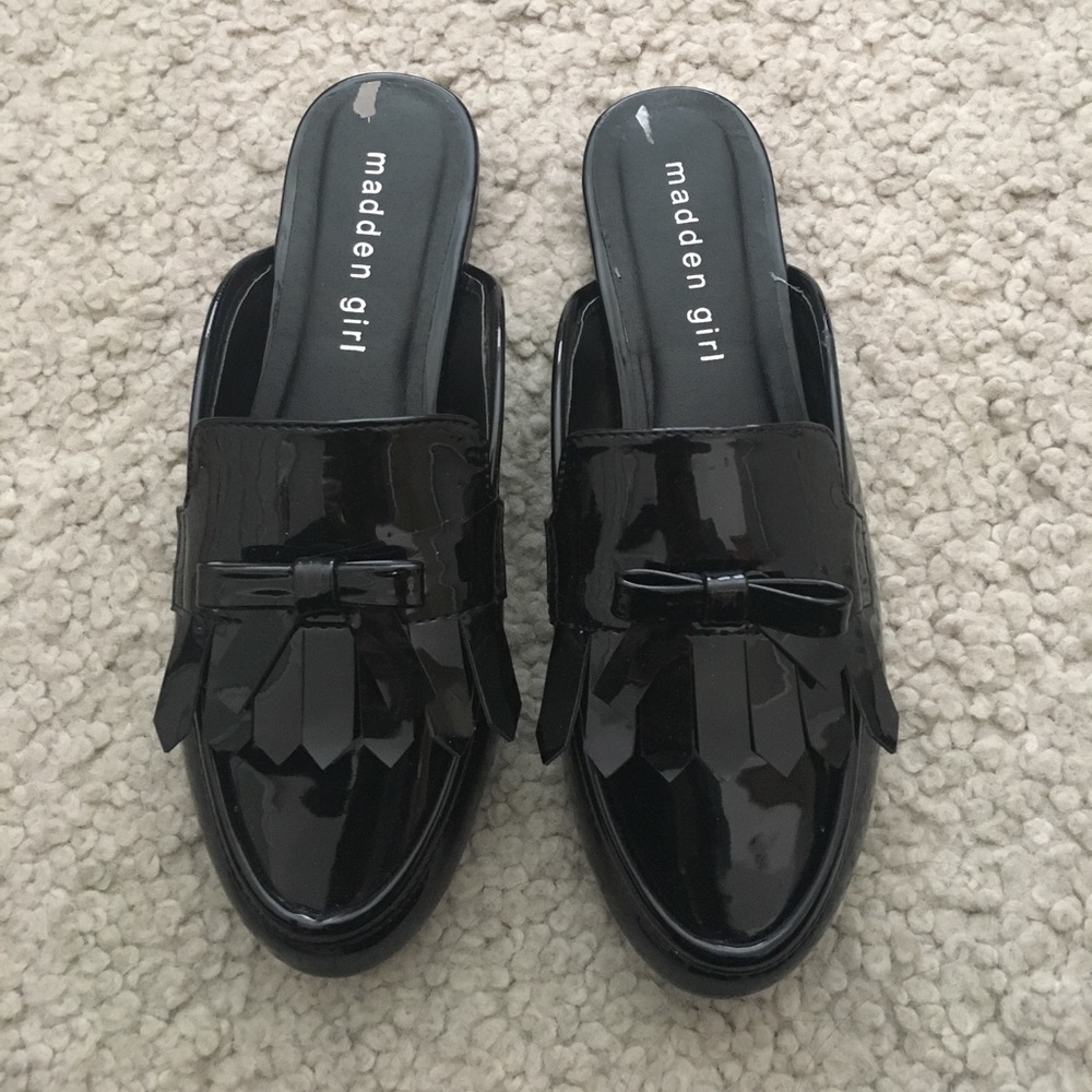 Super cute slip on black madden girl shoes