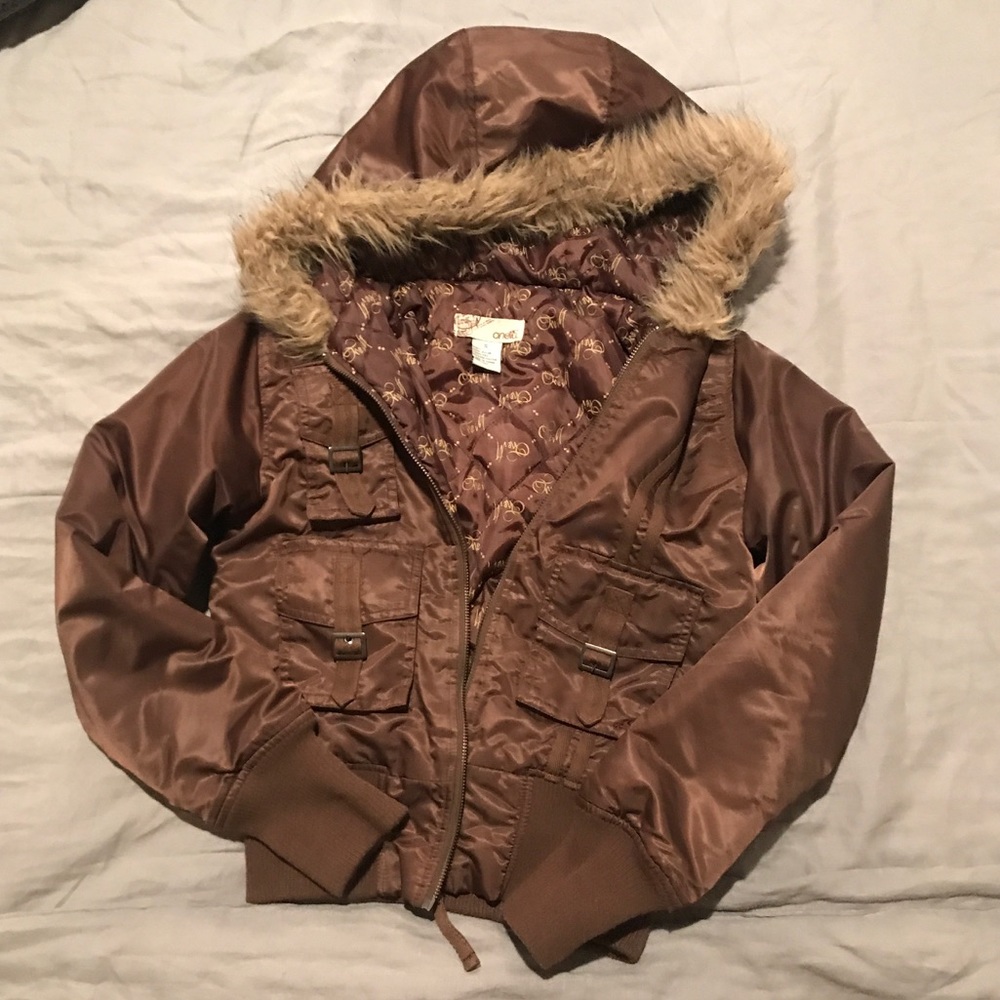 ♦️Like new. Women O'Neill puffer jacket.