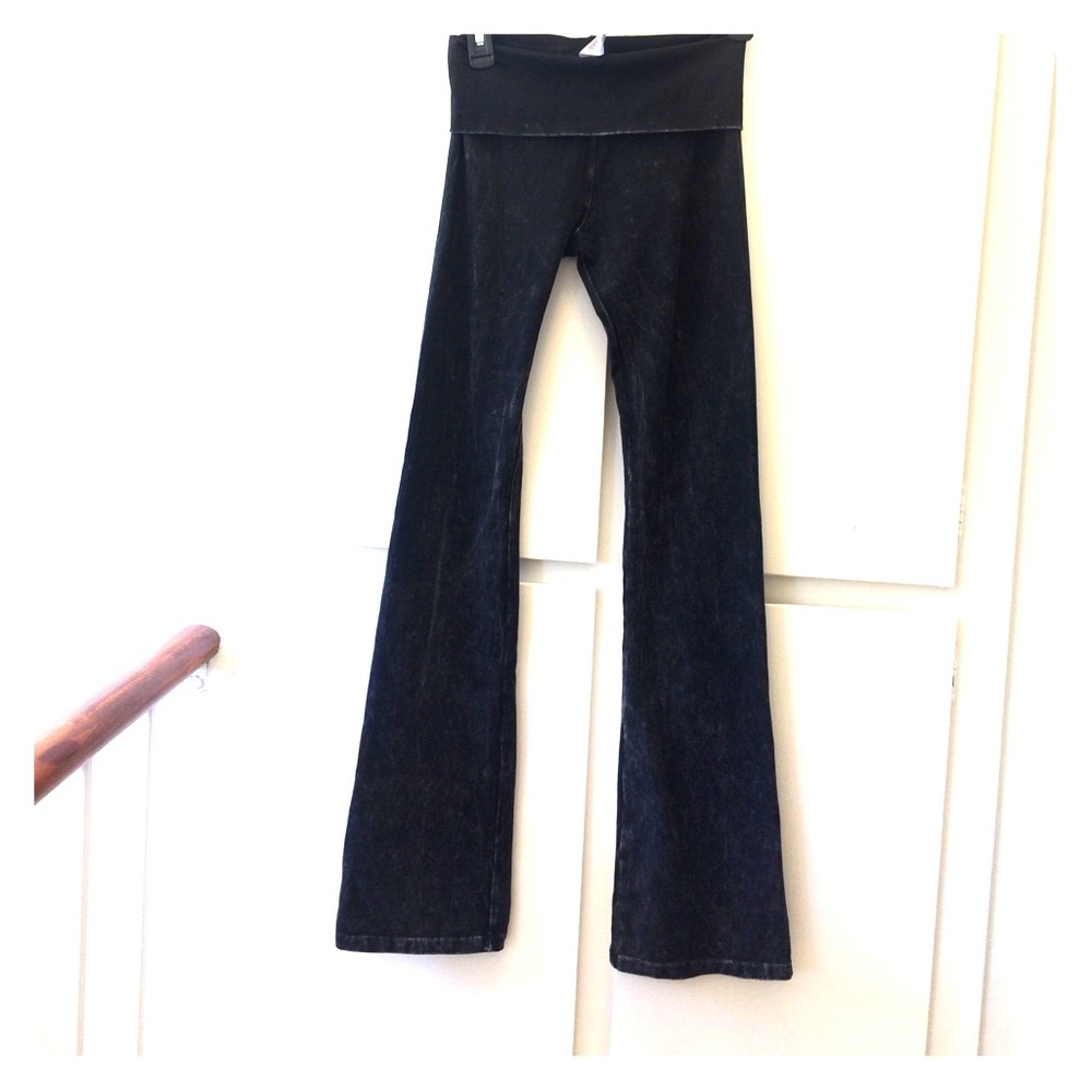 Lululemon yoga pants