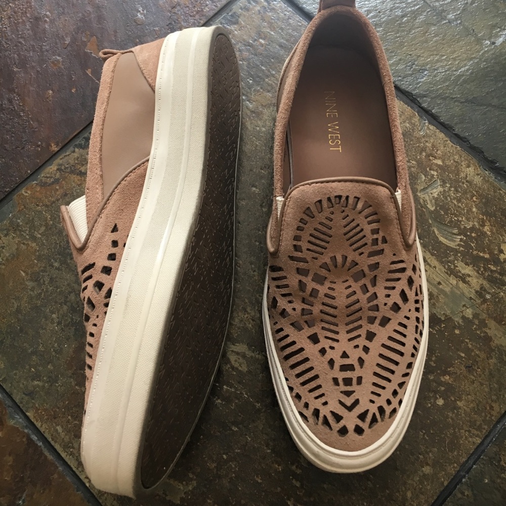 Weekend Shoes 👟 - Picture 2 of 5