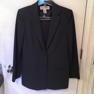 Jones New York blazer/skirt suit