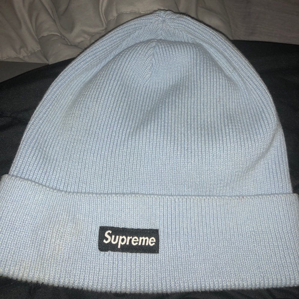 Used supreme beanie in light blue