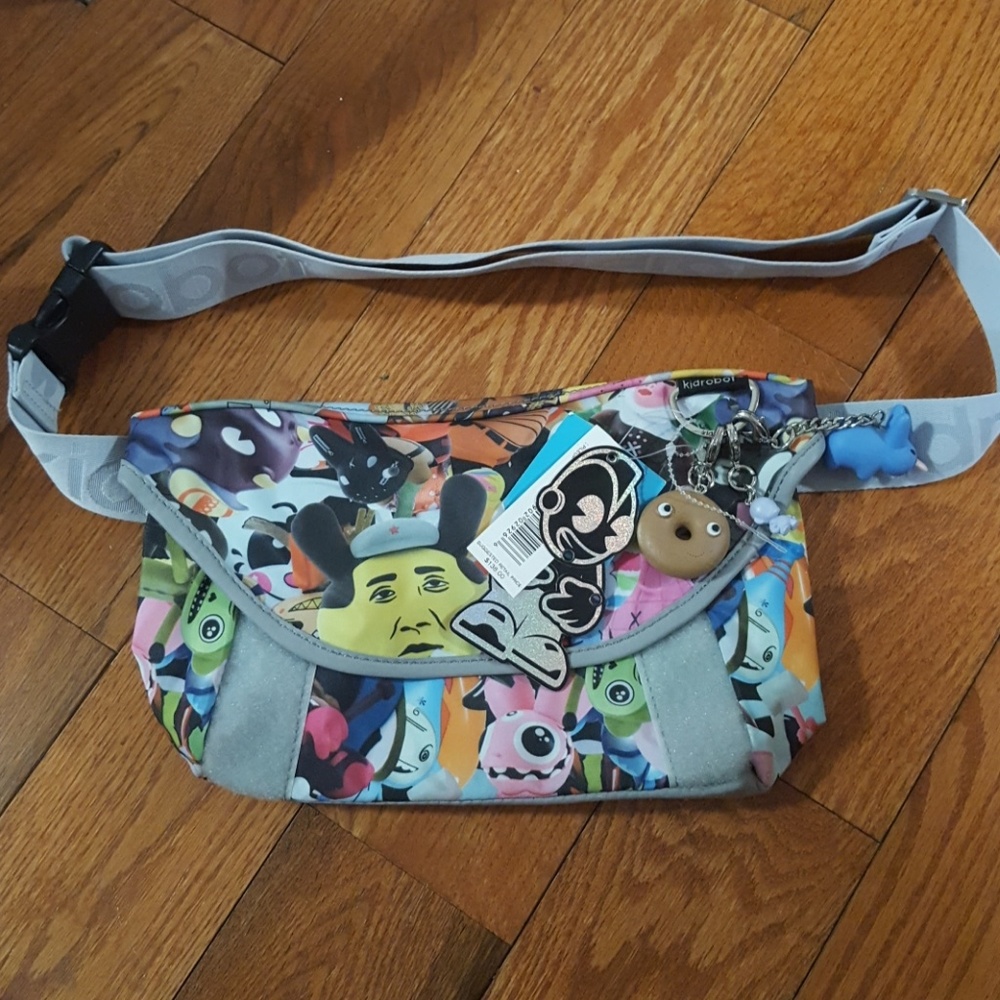 🤖NWT Kidrobot Y2K fannypack