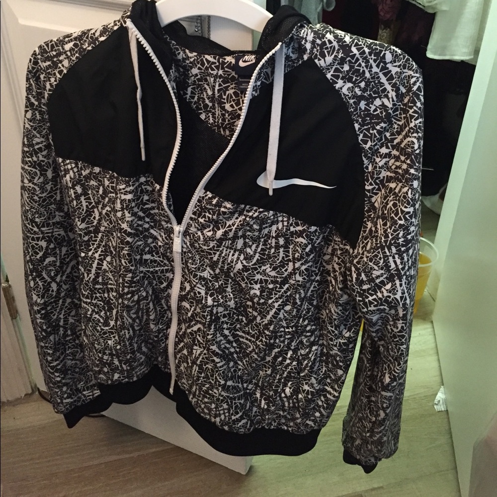 Nike windbreaker jacket