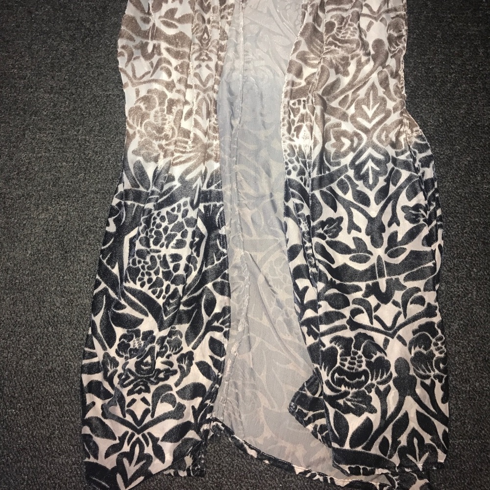 Daytrip velvet detail over piece